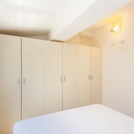 Apartment Free Parking - Sea View -